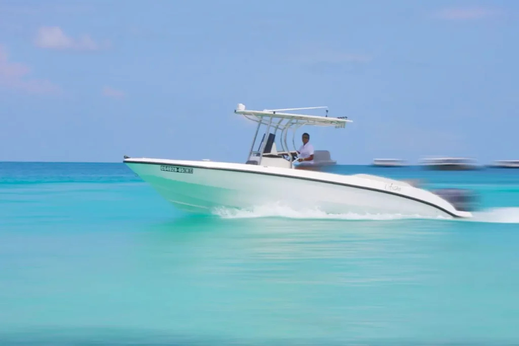 speedboat trip on the maldives